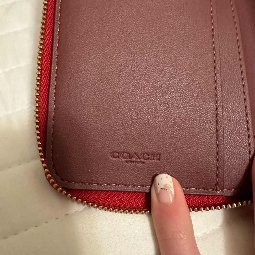 Coach Medium Zip Wallet in Red Pebbled Leather - Picture 3 of 6